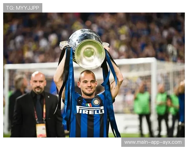 C罗在青训课堂上亲授摆脱防守技巧，孩子们激动